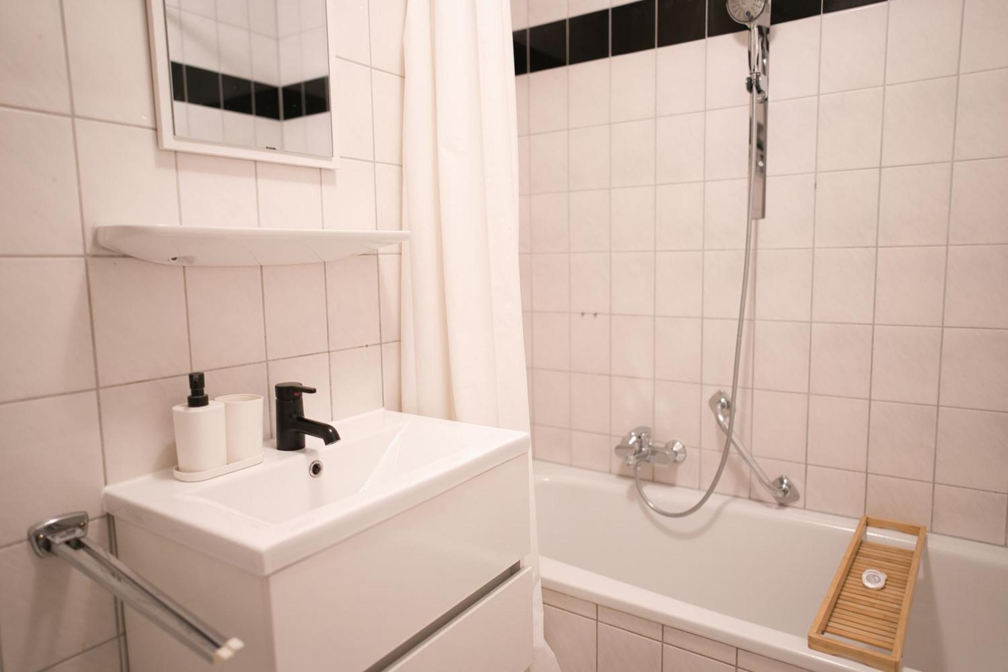 Moderne In Mit Balkon, Wehome Komfort * Leimen (Baden)