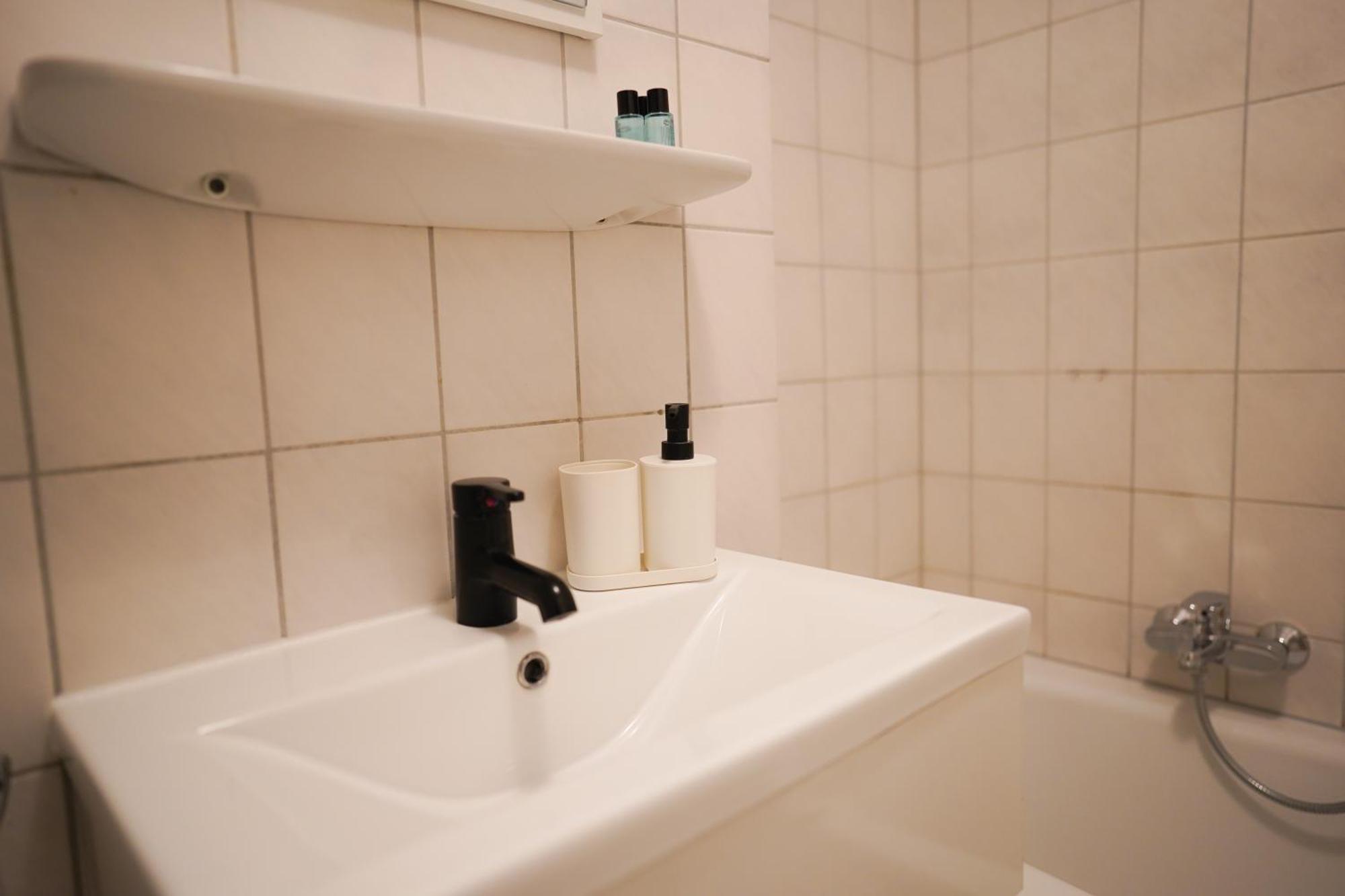 Moderne In Mit Balkon, Wehome Komfort Apartment *