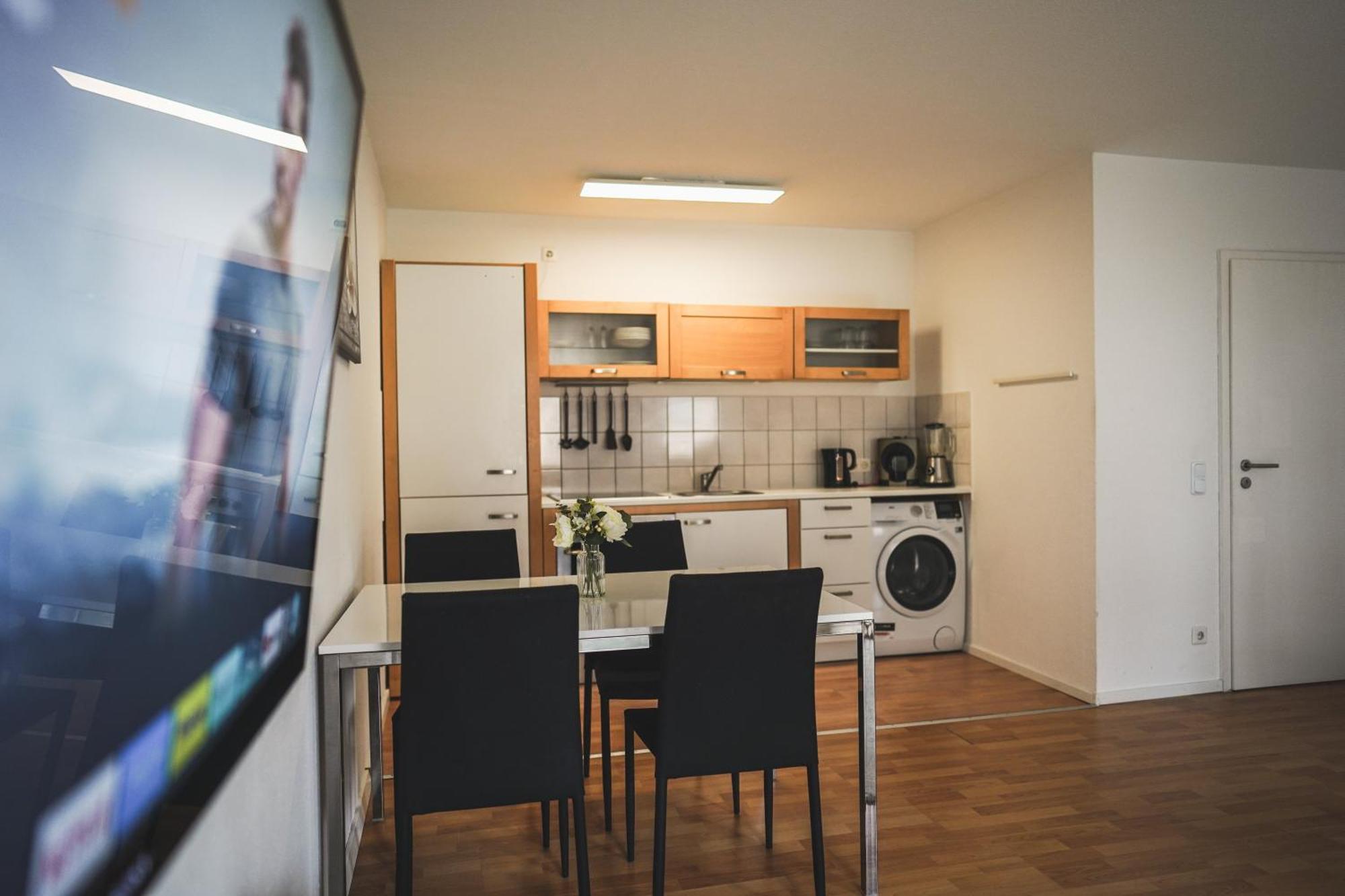 Moderne In Mit Balkon, Wehome Komfort Apartment