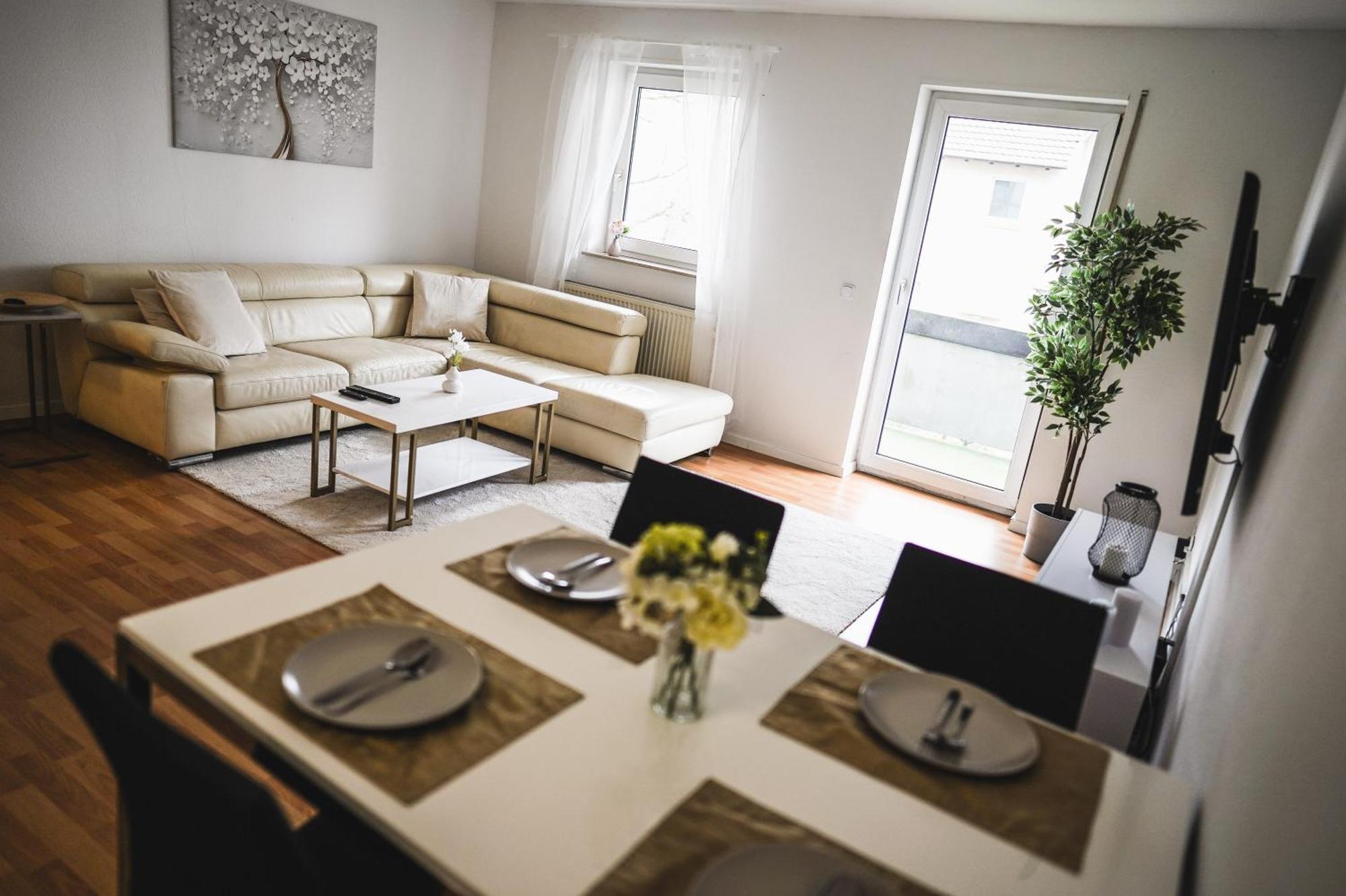 Moderne In Mit Balkon, Wehome Komfort Apartment *