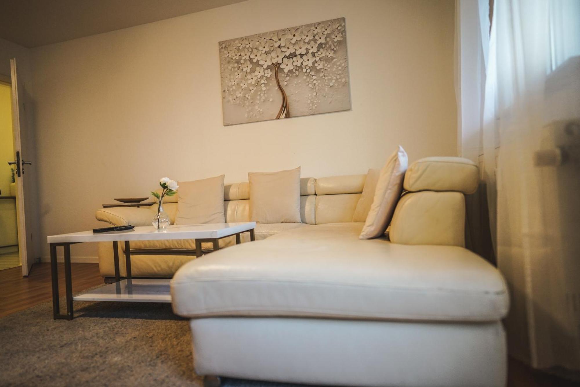 Moderne In Mit Balkon, Wehome Komfort Apartment